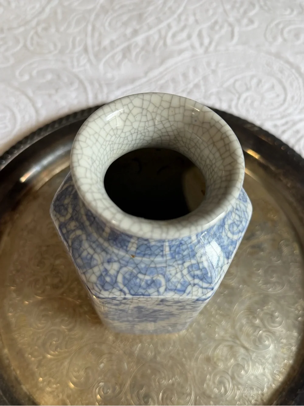Blue and White Crackle Glazed Porcelain Vase